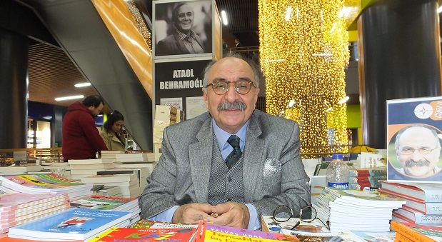 Beşiktaş Belediyesi Akatlar Kültür Merkezi Ustalara Saygı – Yalvaç Ural gecesi “Çocukların Şövalyesi”ne saygı