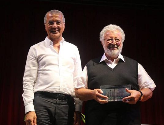Metin Akpınar:
'Ülke Yönetimini Bir Kişinin İnsiyatifine Bırakmak Çöküşe Götürür'