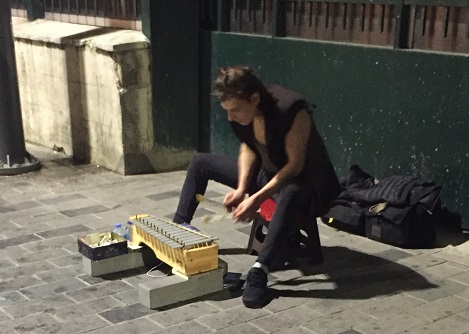 İstiklal Caddesi'nde bir sokak müzisyeni: 'Andrey Markov'