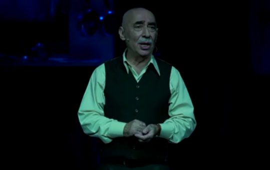 Şener Şen, 'Zengin Mutfağı' ile tiyatro sahnesinde...
