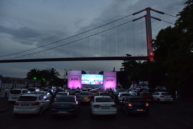 Boğaz’da arabalı sinema gecesi