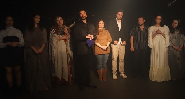 Tiyatro Oyun Kutusu, 'Ölü Kadınlar Diyarı' İle Sahne Açılını Yaptı