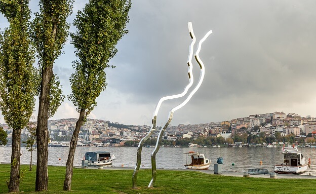 İstanbul Bienali Kalıcı Eseri Ayşe Erkmen'den: 'Haliç Haliç’te'