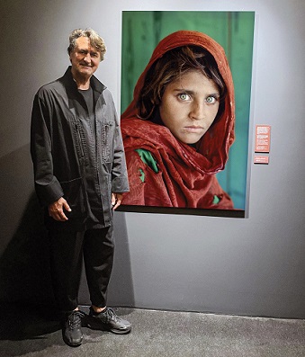 Muzaffer Yıldırım, 'Afgan Kızı' Portresini Sanat Koleksiyonuna Ekledi
