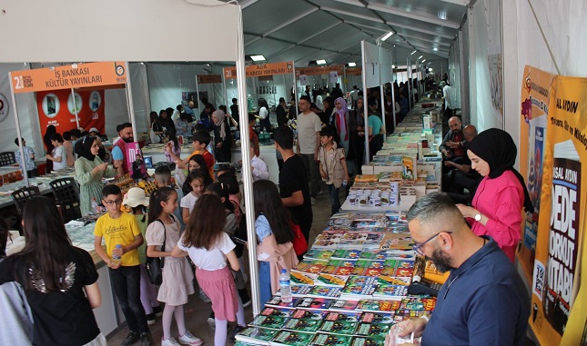 Bitlis Kitap Fuarı'na Opera Damgası