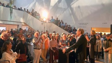 Orhan Pamuk’un 'Şeylerin Tesellisi' Münih Lenbachhaus’ta 3 Orhan Pamuk 'Şeylerin Tesellisi' Münih Lenbachhaus’ta