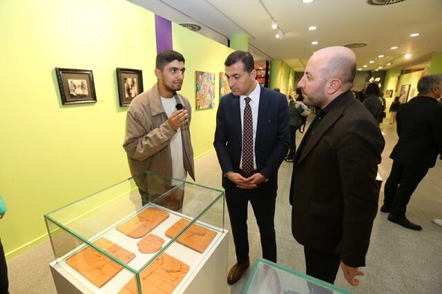 'Çizgi Dışı' Sergisi Galeri Cennet'de Açıldı