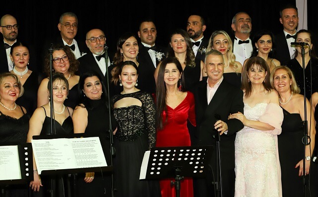 Melike Demirağ, İzmir'de Barış Ve Kardeşlik Mesajı Verdi