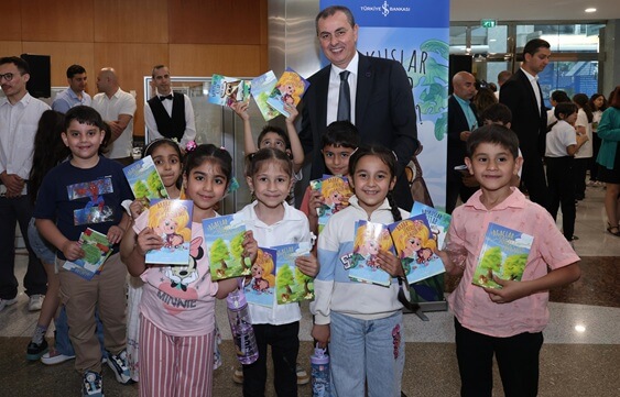 İş Bankası 'Karneni Göster Kitabını Al' Kampanyası 18 Yaşında