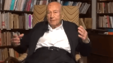 Bir Yüzyılın Anatomisi: 'Hıfzı Topuz' 16 Bir Yüzyılın Anatomisi: 'Hıfzı Topuz'