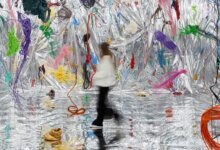 Daniel Knorr, Calligraphic Wig Adlı Yerleştirmesi OMM'de