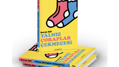 Hayatın Kadınlara Biçtiği Rolleri Sorguluyor: 'Yalnız Çoraplar Çekmecesi' 16 Hayatın Kadınlara Biçtiği Rolleri Sorguluyor: 'Yalnız Çoraplar Çekmecesi'