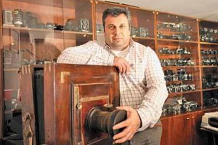 'Girit’ten İzmir’e Öncü Bir Fotoğrafçının Hikâyesi: Hamza Rüstem' 