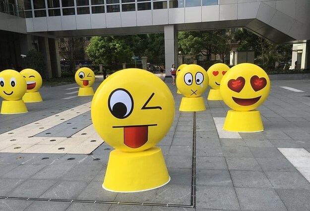 Plaza Dili Ve Emoji Kültürü Türkçeyi Aşındırıyor