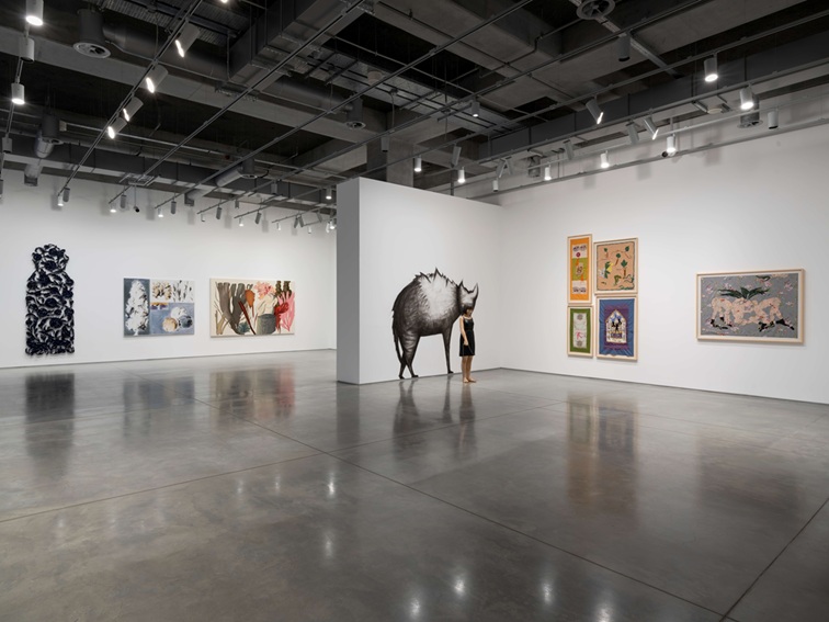 İstanbul Modern’in yeni koleksiyon sergisi “Aynı Mavinin Altında” açıldı